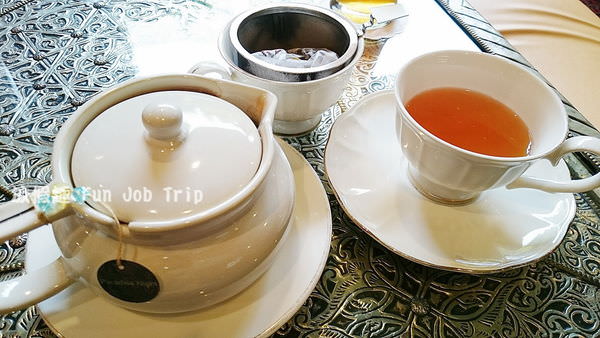 017vieng joom on teahouse.JPG